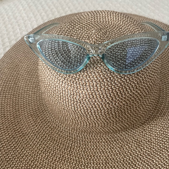 Accessories - Stylish  Blue-Tinted  Cat Eye Glasses